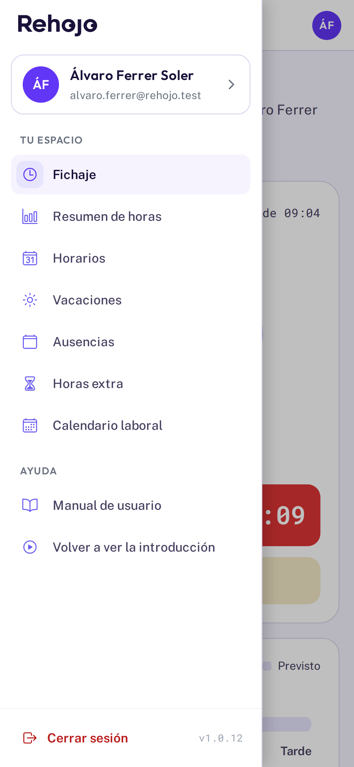 Menú de la app de Rehojo con todas las herramientas en un mismo sitio: fichaje, resumen de horas, horarios, vacaciones, ausencias, horas extra y calendario laboral (datos de ejemplo)